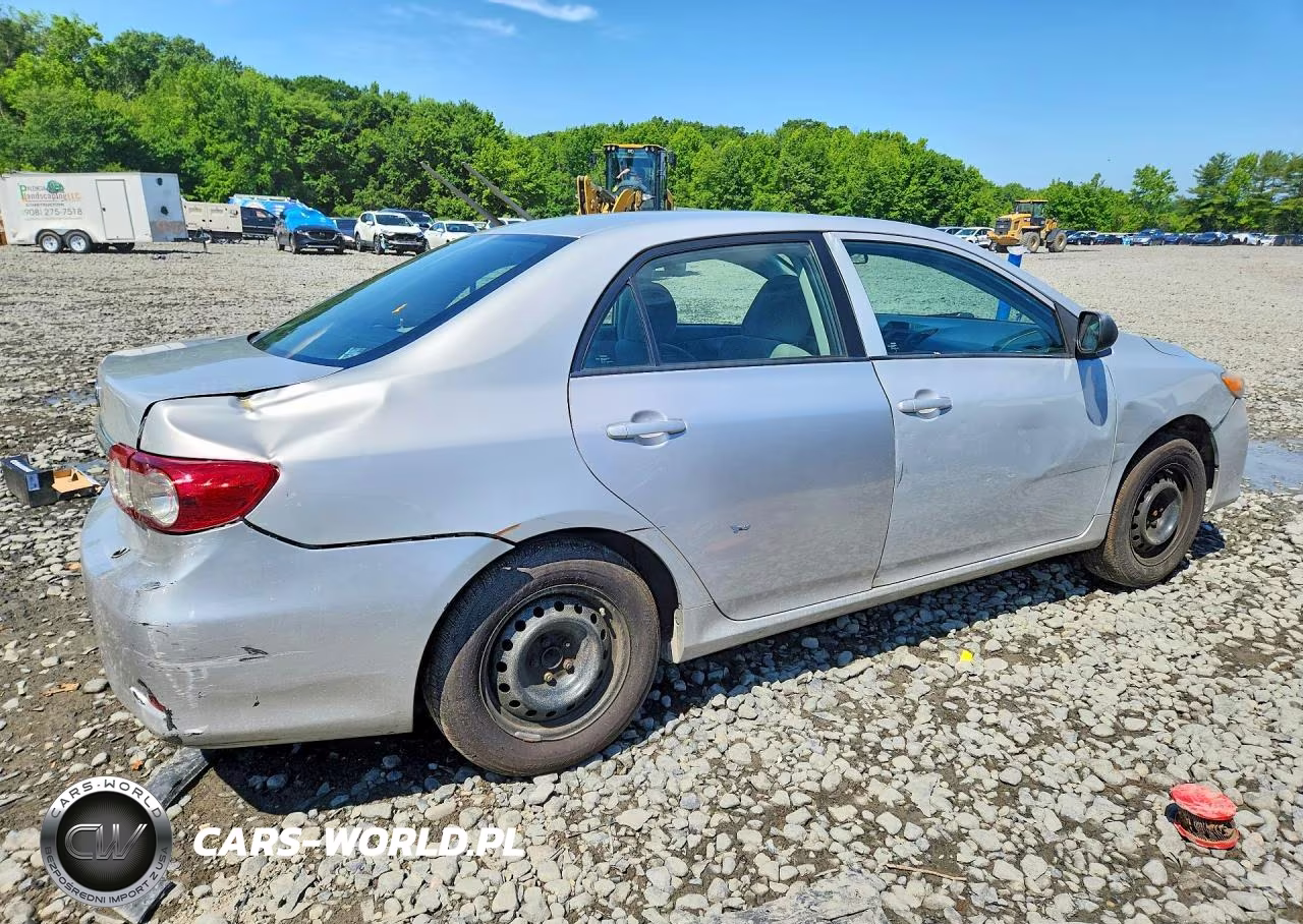 2013 Toyota Corolla L VIN:2T1BU4EE3DC104079 - 3