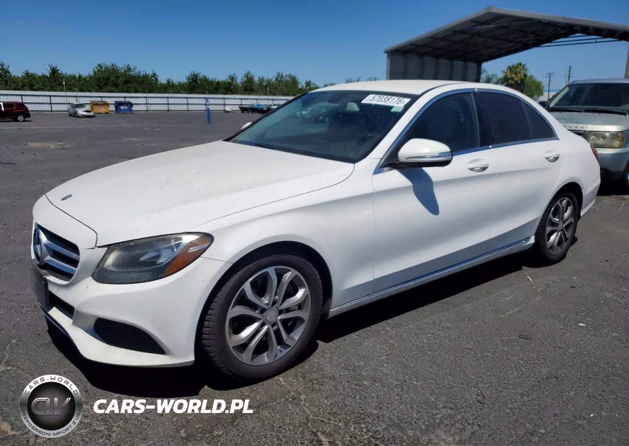 2015 Mercedes-Benz C 300 – zdjęcie 1 z 12