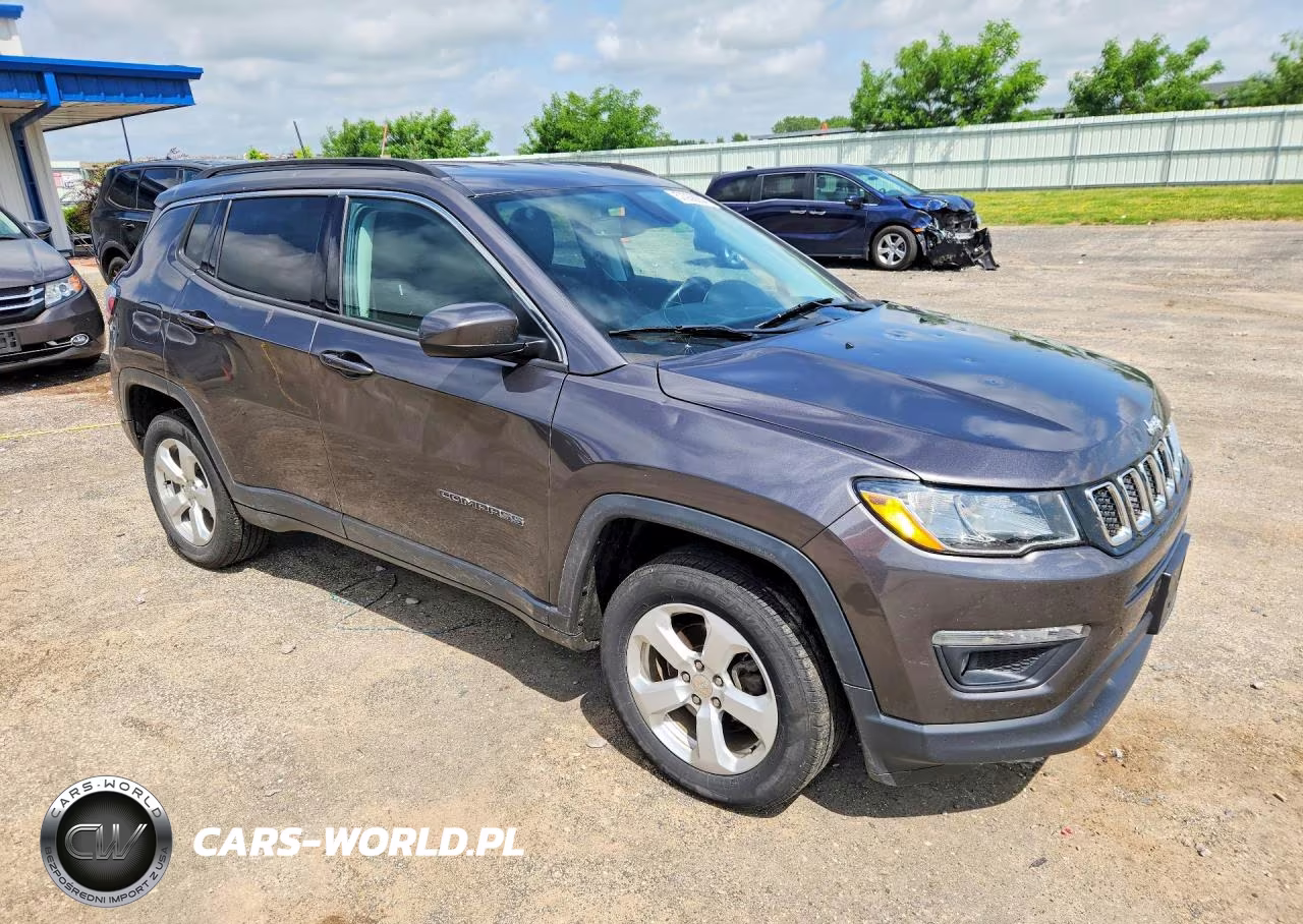 2019 Jeep Compass Latitude VIN:3C4NJDBB3KT593366 - 4