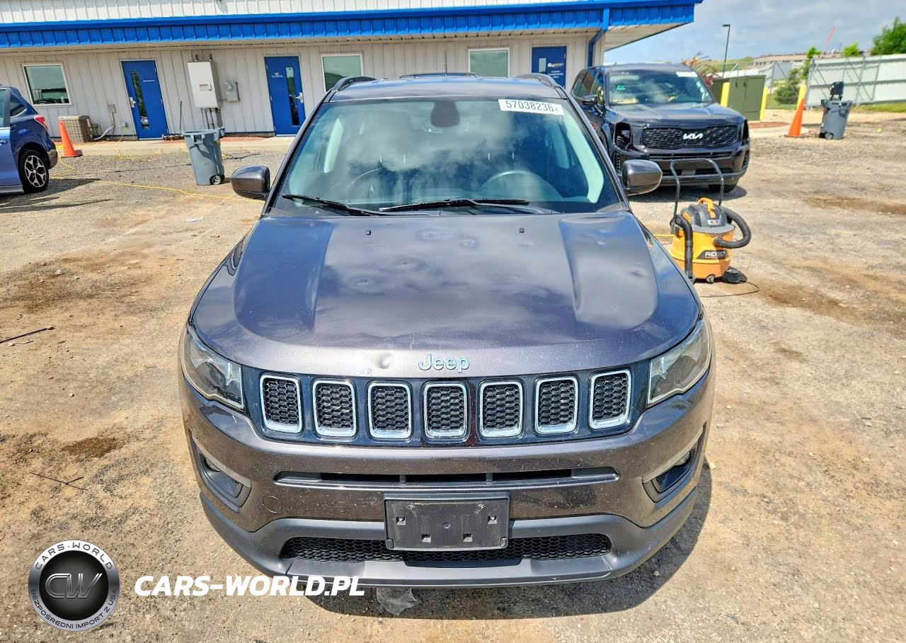 2019 Jeep Compass Latitude VIN:3C4NJDBB3KT593366 - 5