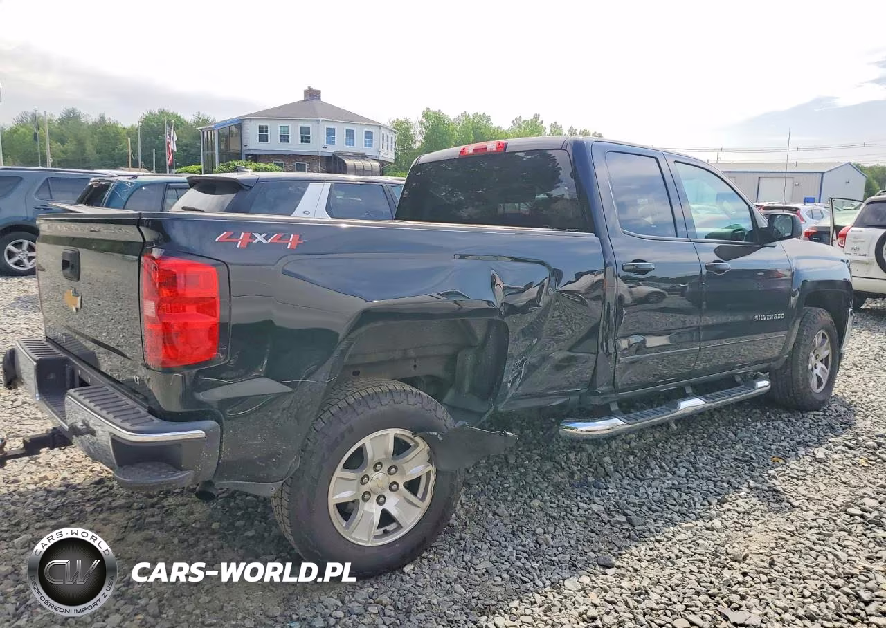 2018 Chevrolet Silverado K1500 Lt VIN:1GCVKREC1JZ377909 - 3