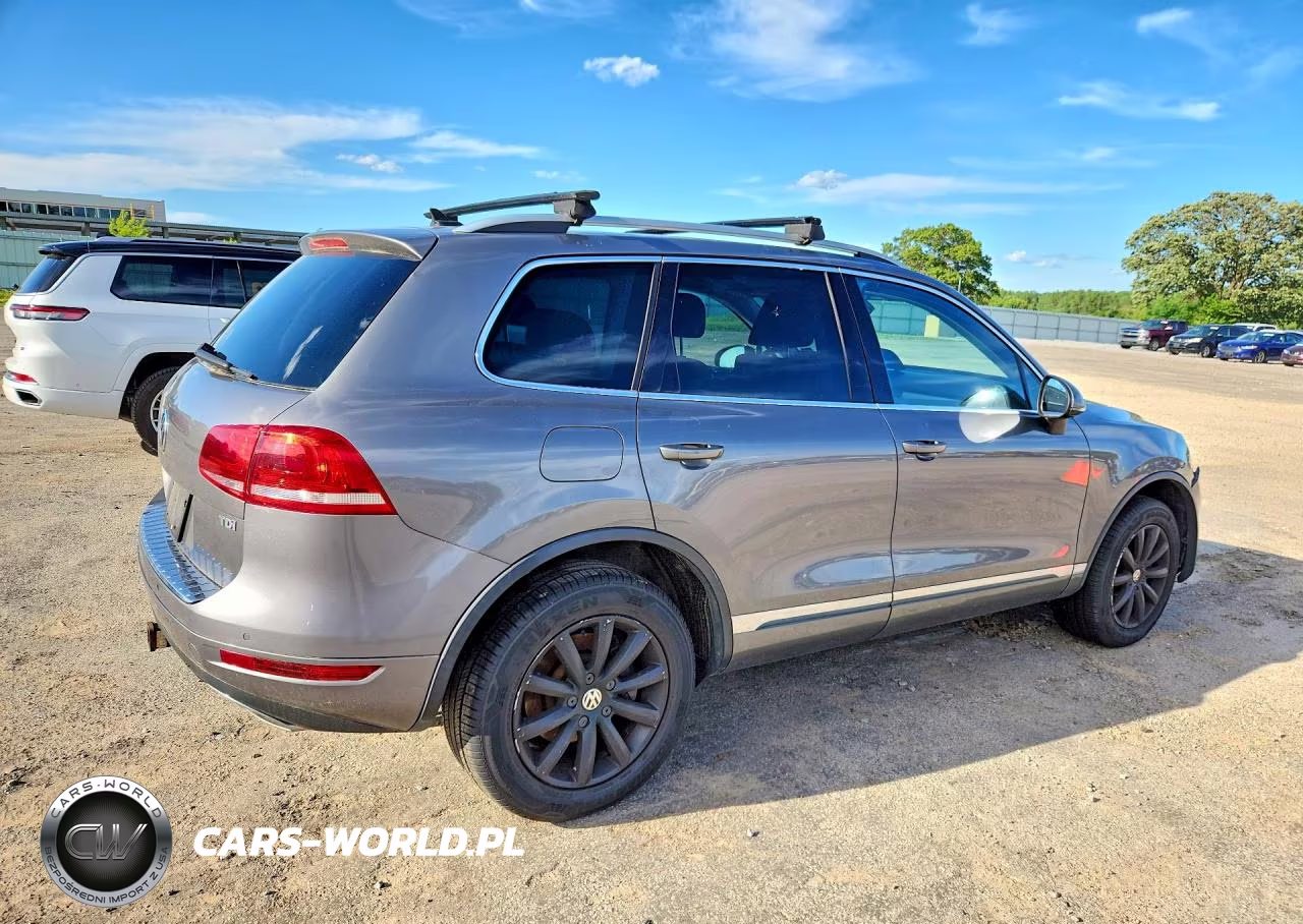 2012 Volkswagen Touareg V6 Tdi VIN:WVGFK9BP6CD004551 - 3
