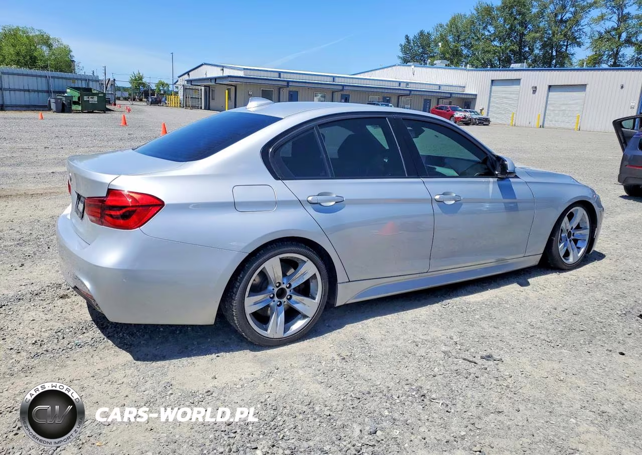 2018 BMW 330 Xi VIN:WBA8D9G53JNU66620 - 3