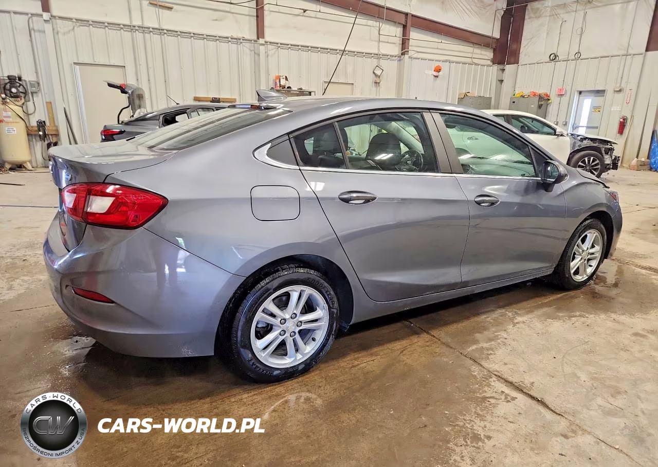 2018 Chevrolet Cruze Lt VIN:1G1BH5SE9J7117570 - 3