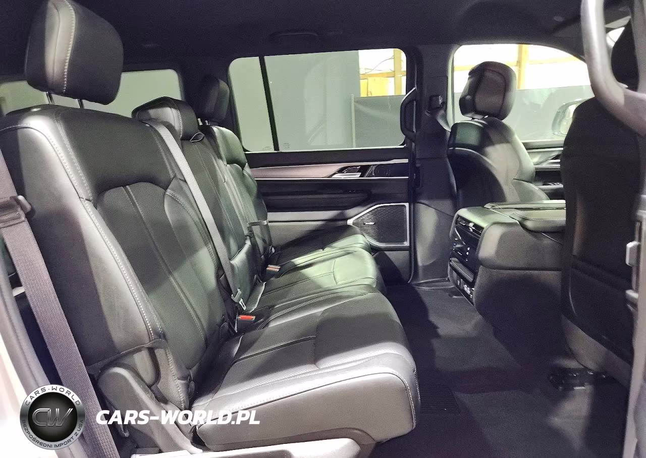2025 Jeep Wagoneer Series Ii VIN:1C4SJVBP4SS527270 - 11