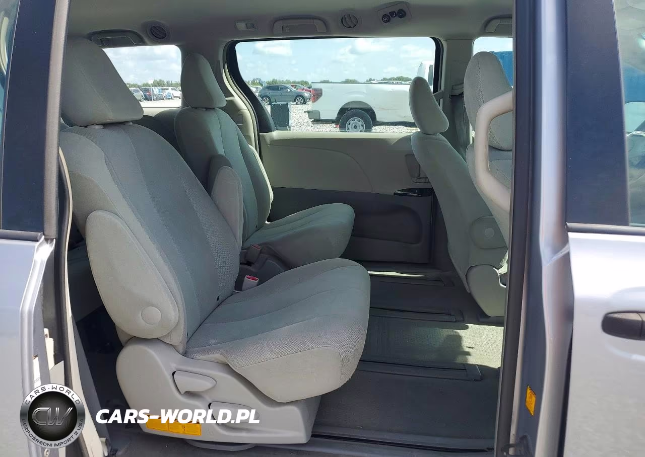 2012 Toyota Sienna Base 7-Passenger VIN:5TDZK3DC6CS196583 - 11