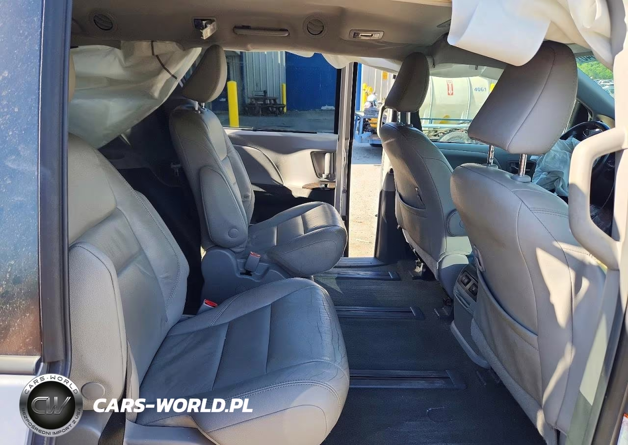2018 Toyota Sienna Xle 7-Passenger VIN:5TDDZ3DC3JS199816 - 11