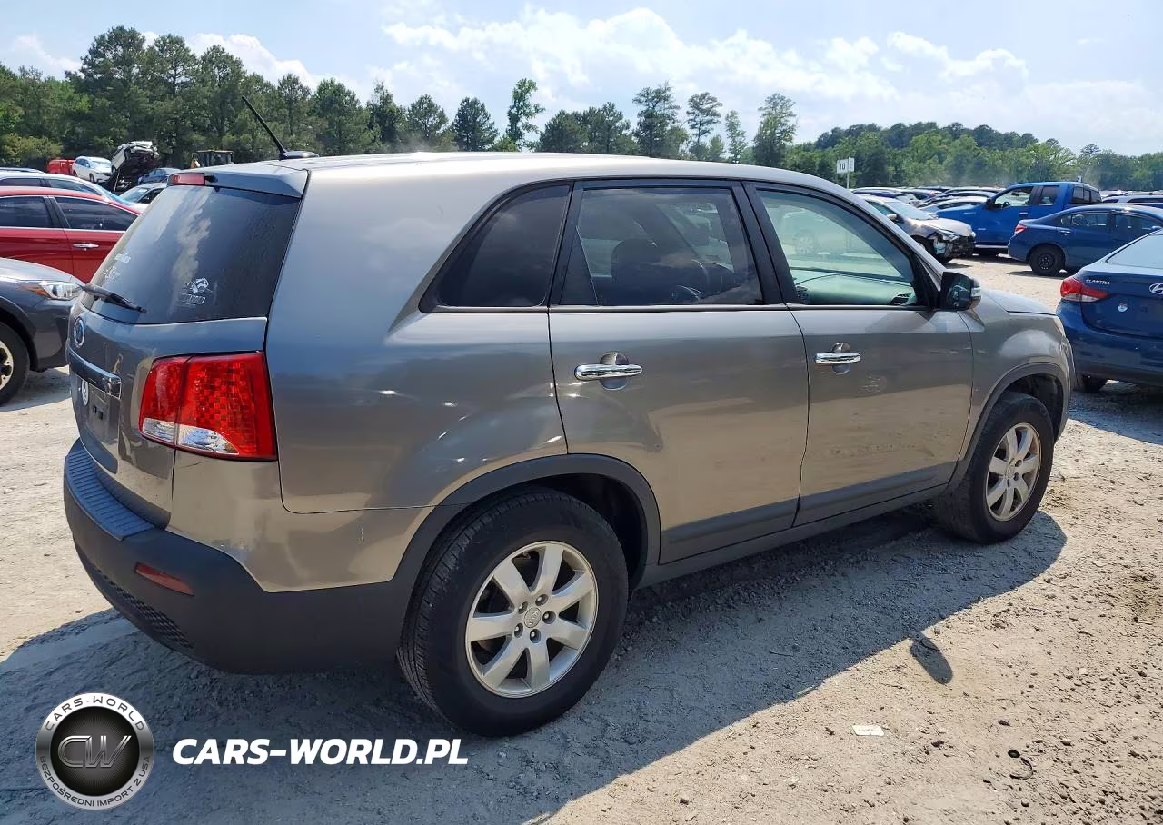 2013 Kia Sorento Lx VIN:5XYKT3A11DG378420 - 3