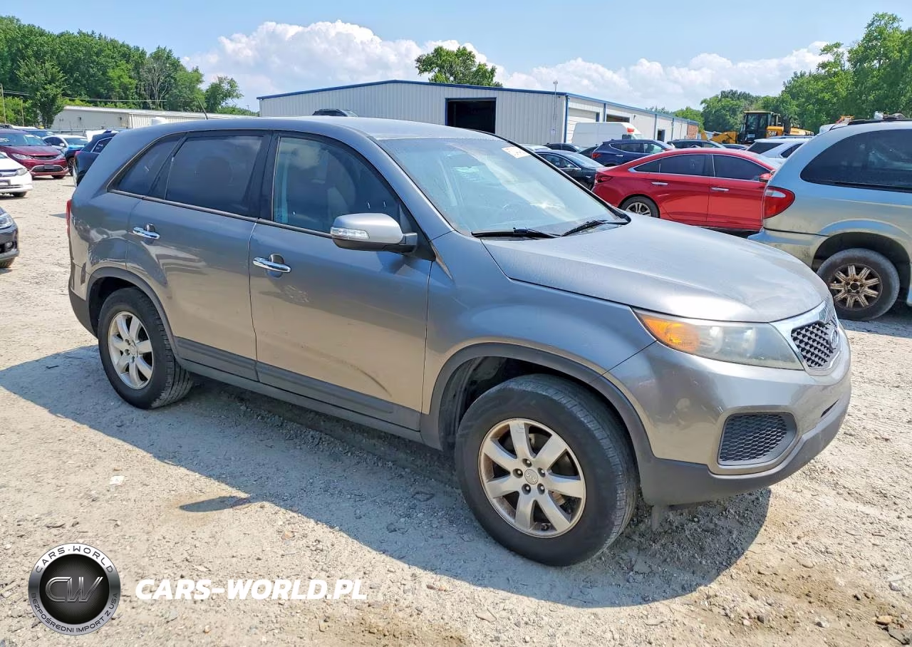 2013 Kia Sorento Lx VIN:5XYKT3A11DG378420 - 4