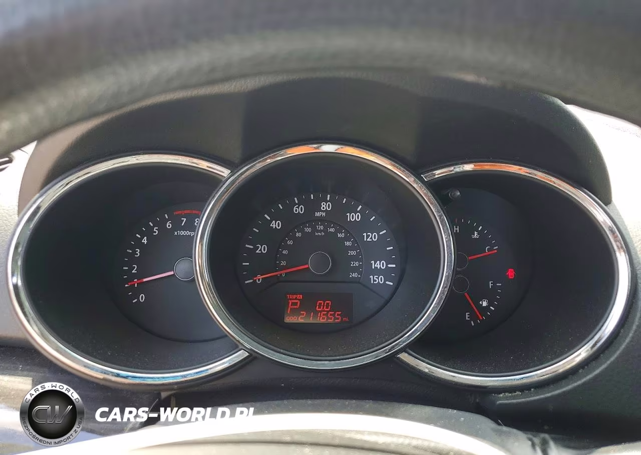 2013 Kia Sorento Lx VIN:5XYKT3A11DG378420 - 9