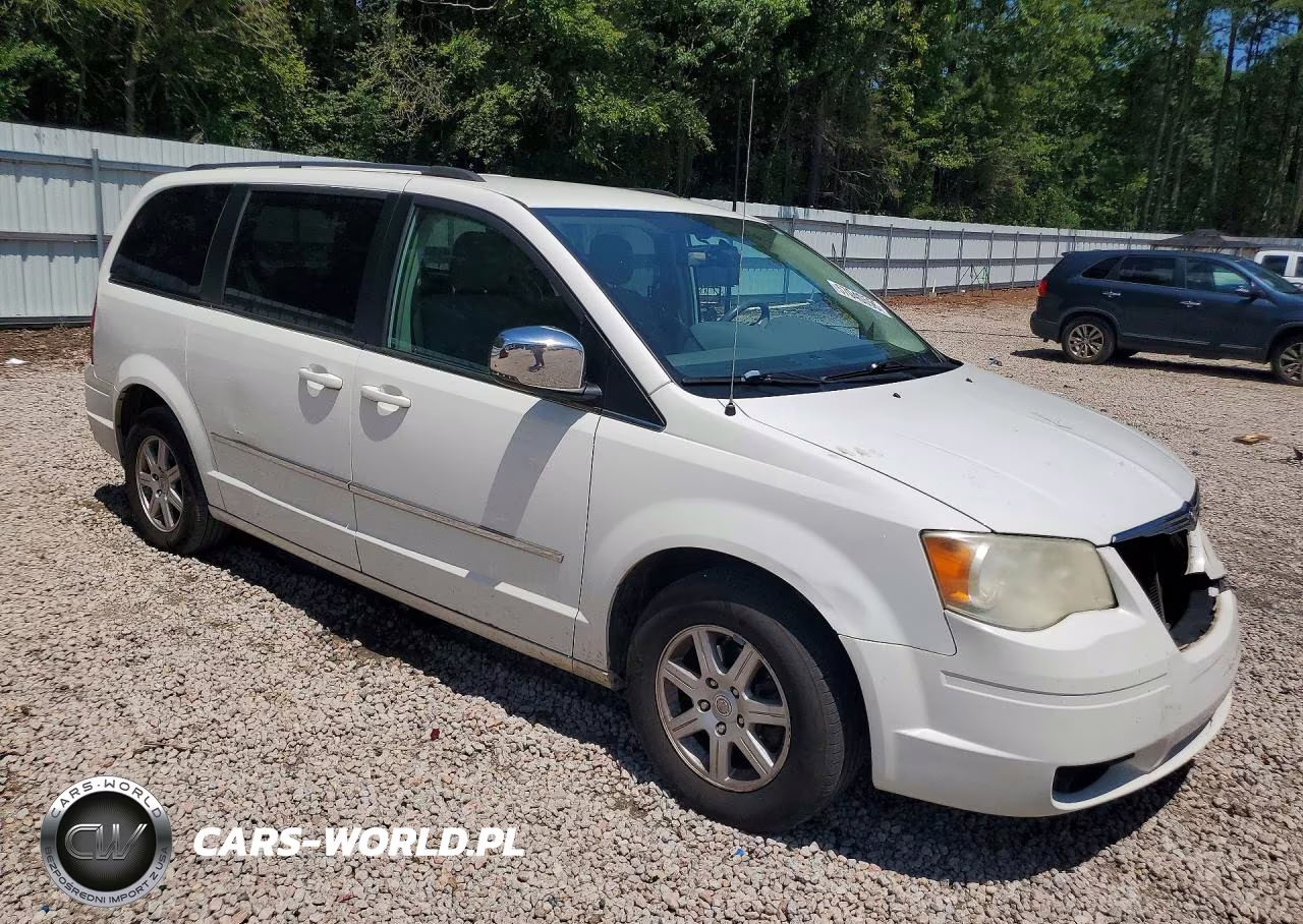 2010 Chrysler Town & Country Touring VIN:2A4RR5D19AR415395 - 4