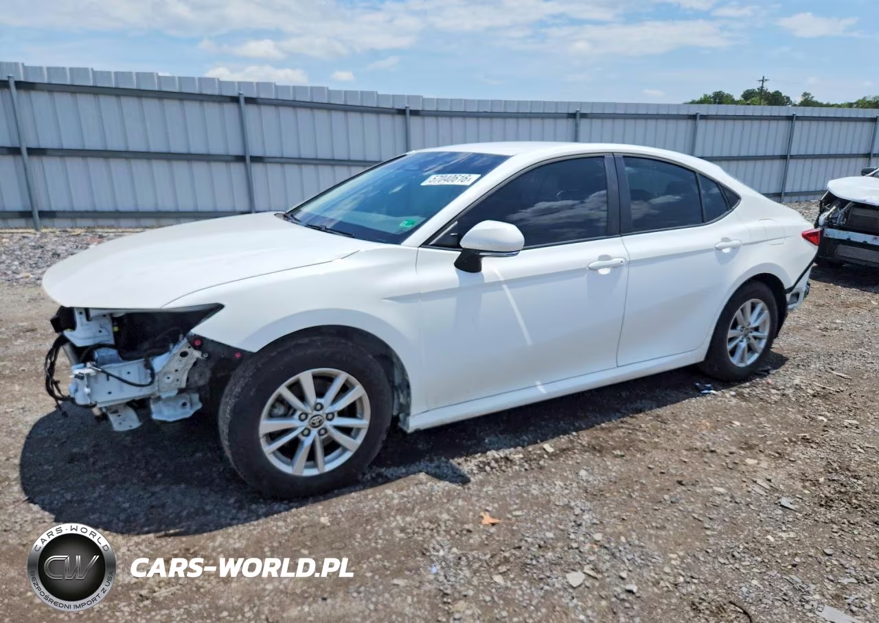 2025 Toyota Camry Le – zdjęcie 1 z 12