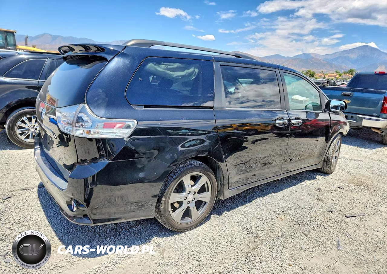 2017 Toyota Sienna Se VIN:5TDXZ3DC8HS777853 - 3