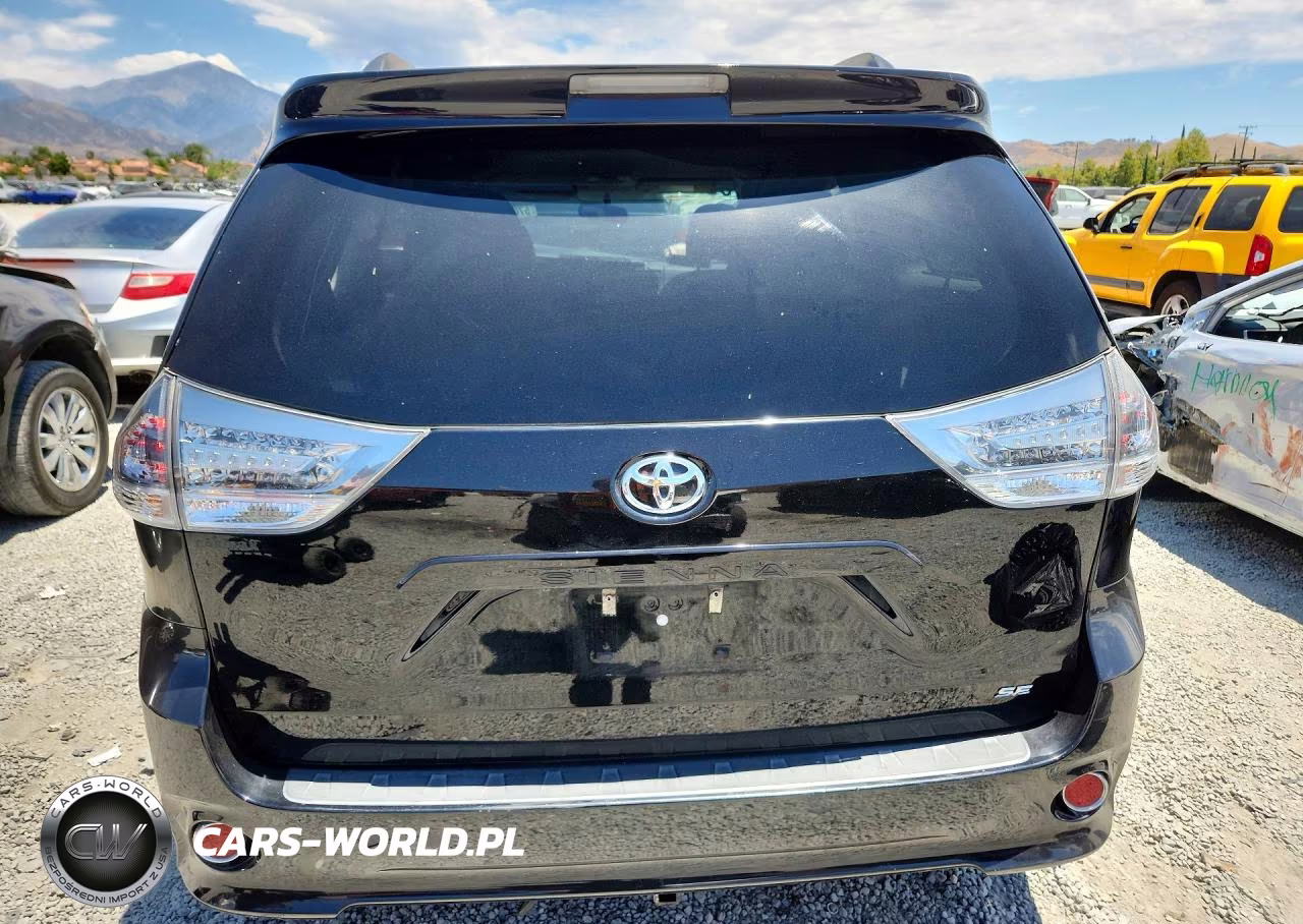 2017 Toyota Sienna Se VIN:5TDXZ3DC8HS777853 - 6