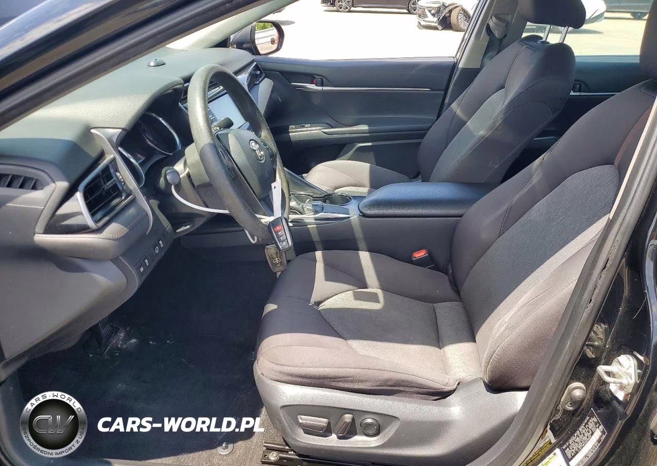 2019 Toyota Camry Le VIN:4T1B11HK1KU763637 - 7