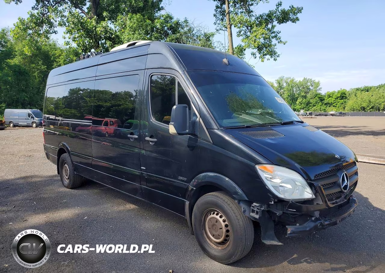 2011 Mercedes-Benz Sprinter 2500 VIN:WDZPE8CCXB5558643 - 4