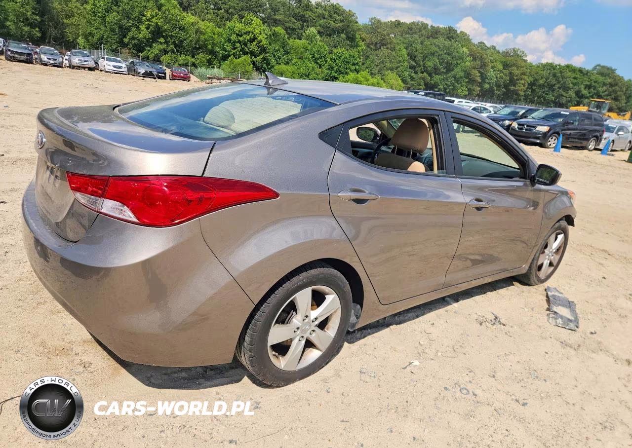 2013 Hyundai Elantra Gls VIN:5NPDH4AE6DH326101 - 3