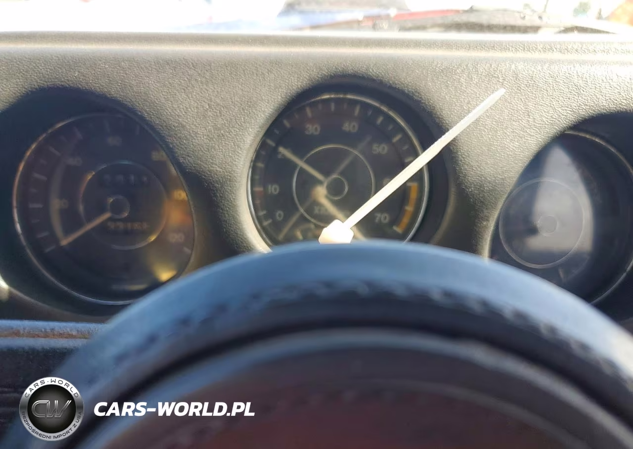 1981 Datsun Uk VIN:SPL31122526 - 9