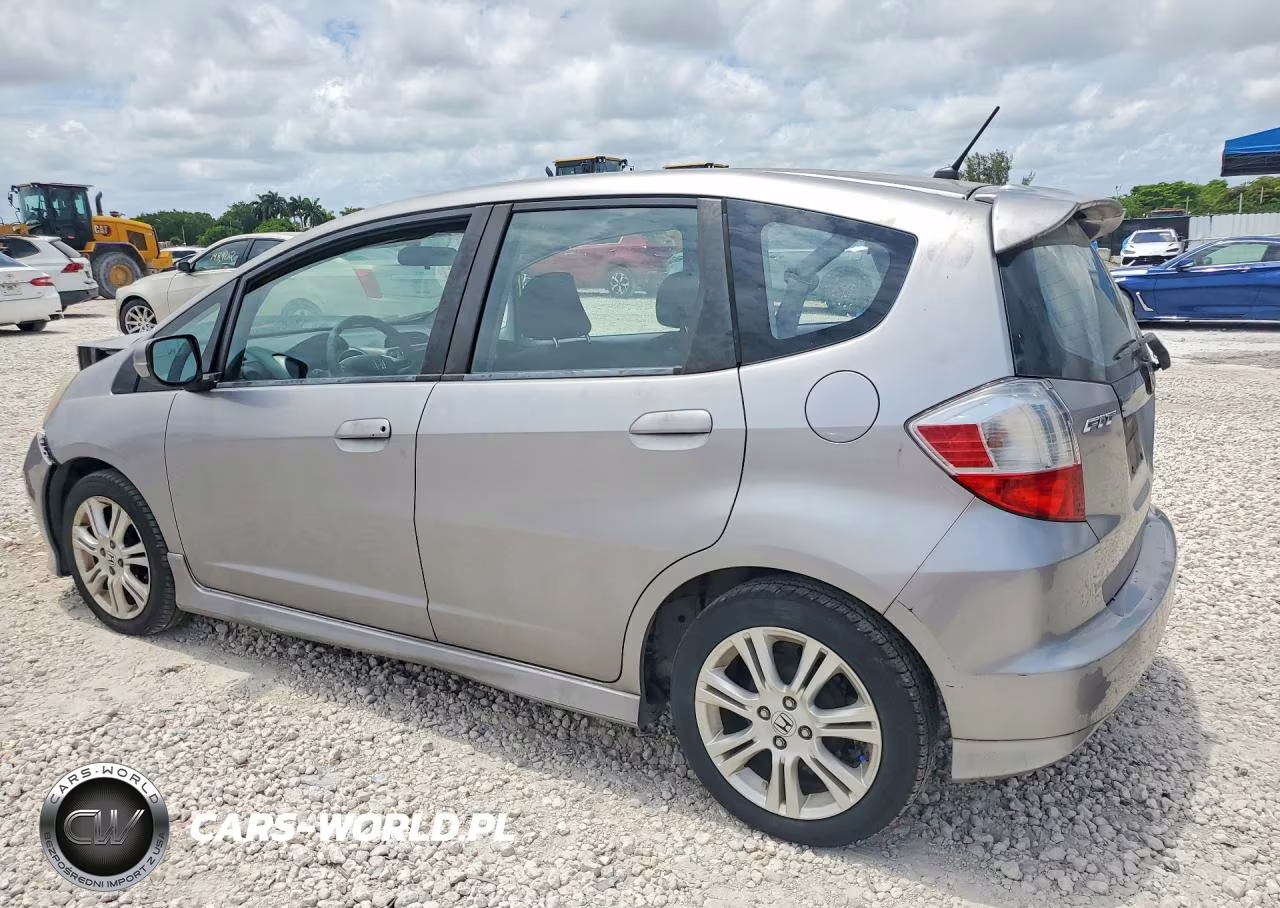 2010 Honda Fit Sport VIN:JHMGE8H69AS018914 - 2