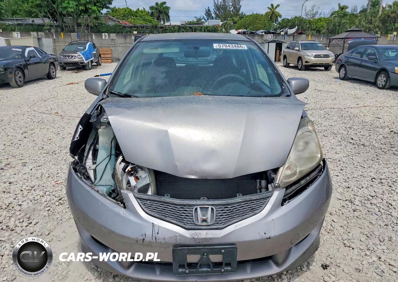 2010 Honda Fit Sport VIN:JHMGE8H69AS018914 - 5