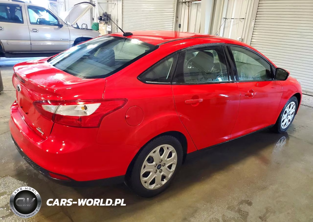 2012 Ford Focus 4D VIN:1FAHP3F27CL477106 - 3
