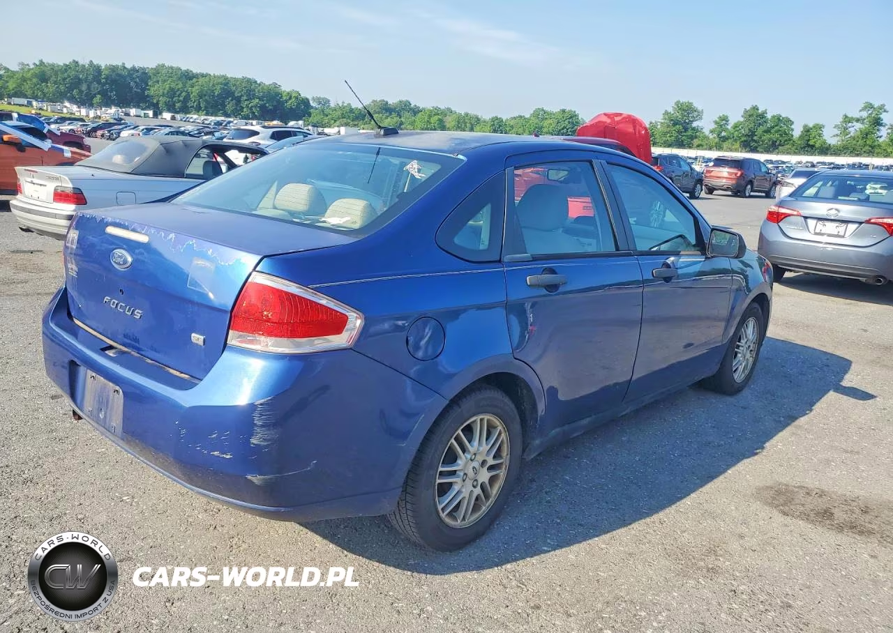 2009 Ford Focus Se VIN:1FAHP35N79W247908 - 3