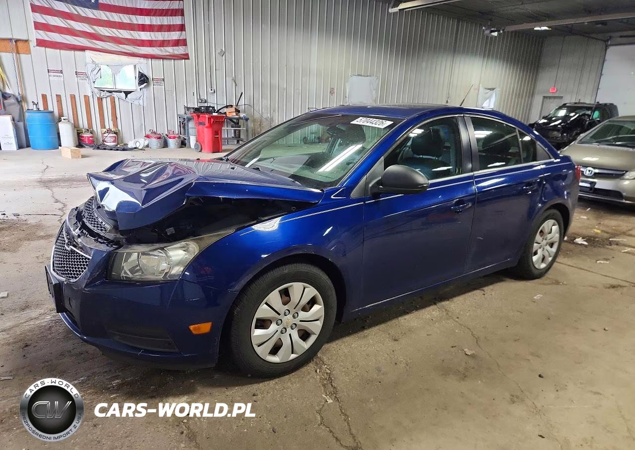 2012 Chevrolet Cruze Ls – zdjęcie 1 z 12