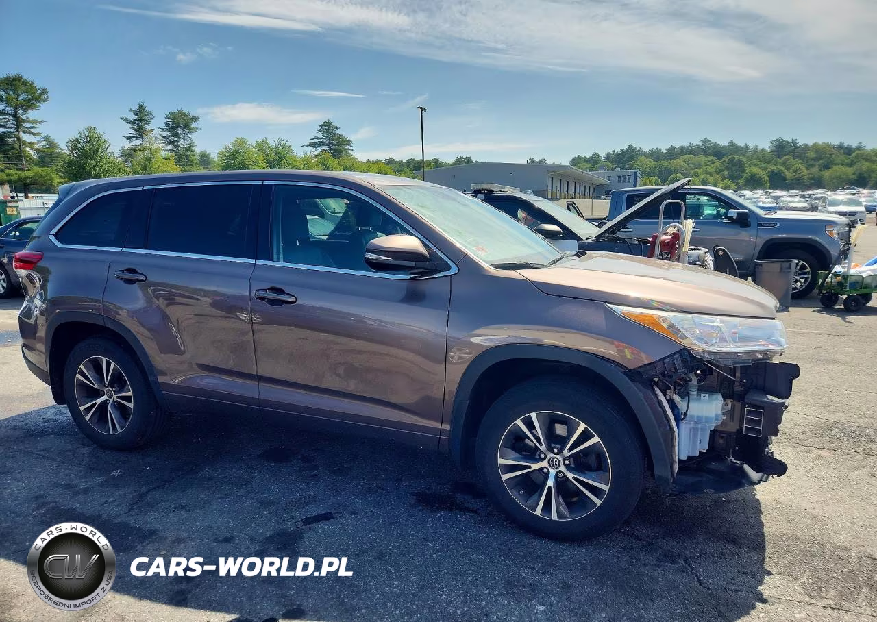2017 Toyota Highlander Le VIN:5TDBZRFH0HS433052 - 4