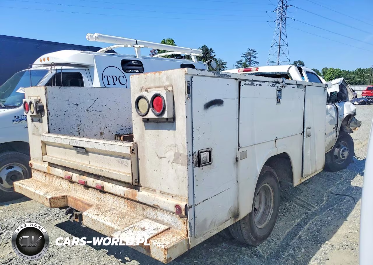 2006 Chevrolet C3500 Silv VIN:1GBJC34D87E147520 - 3