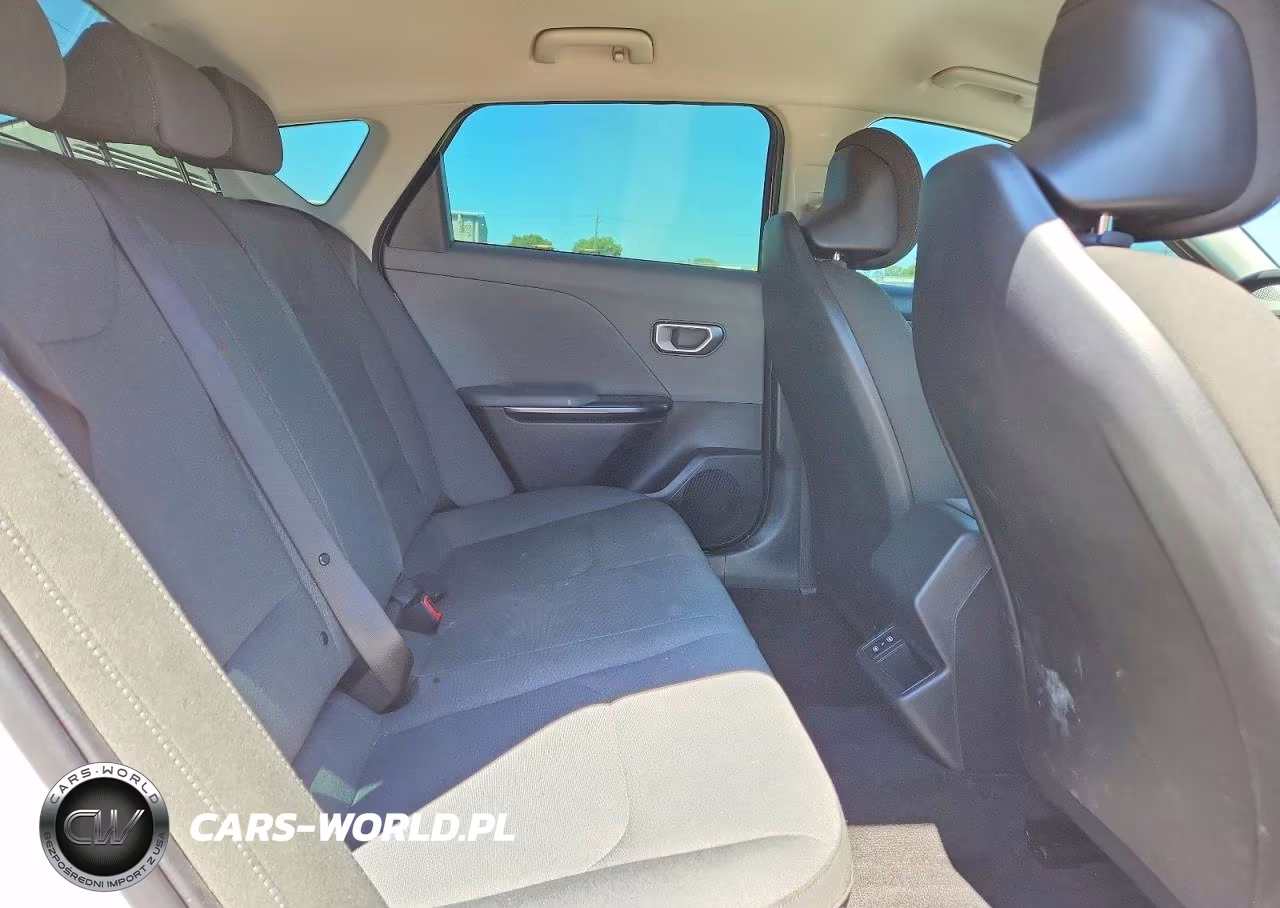 2025 Kia K4 Lxs VIN:3KPFT4DE3SE207085 - 10