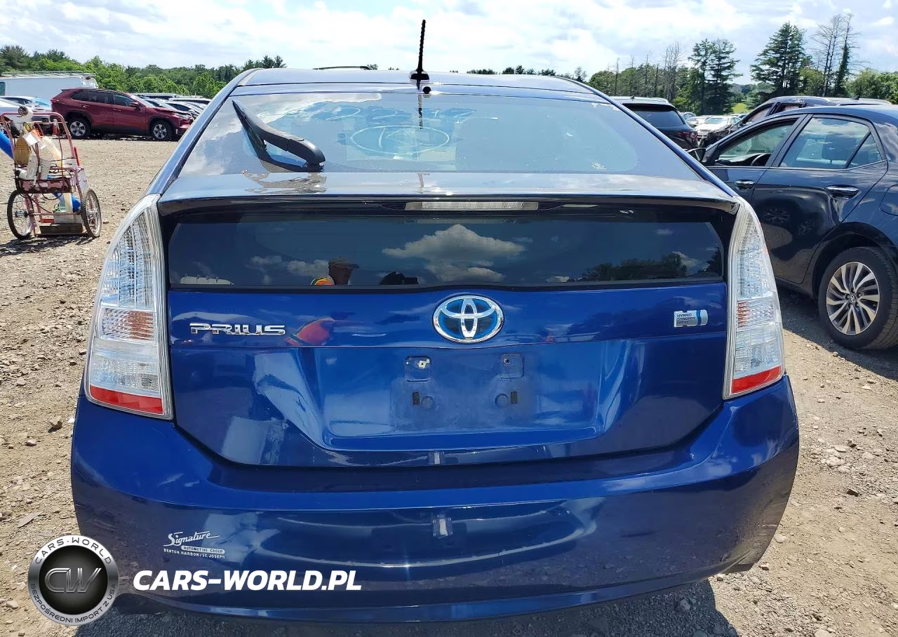 2011 Toyota Prius Two VIN:JTDKN3DU6B0324243 - 6