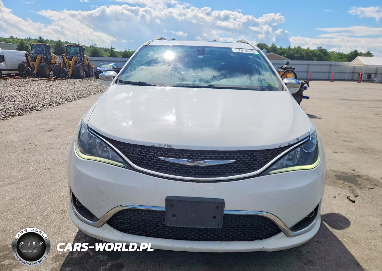 2017 Chrysler Pacifica Limited VIN:2C4RC1GG3HR744703 - 5