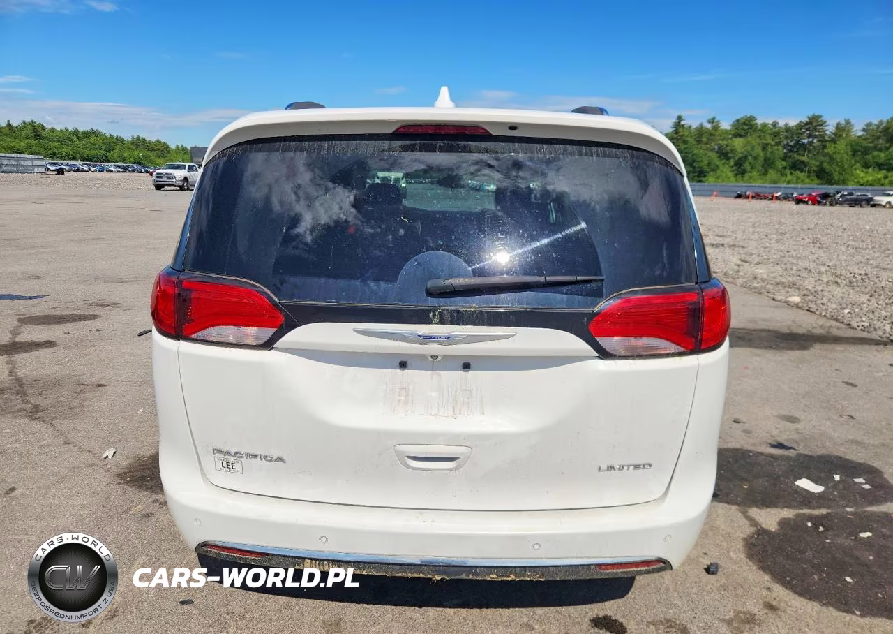 2017 Chrysler Pacifica Limited VIN:2C4RC1GG3HR744703 - 6