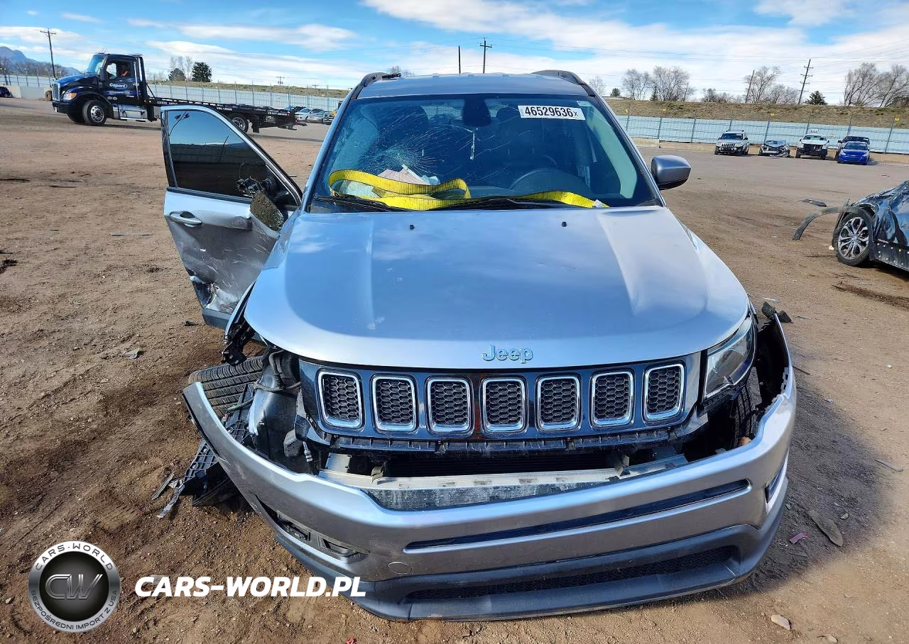 2018 Jeep Compass Latitude VIN:3C4NJDBB1JT253258 - 5