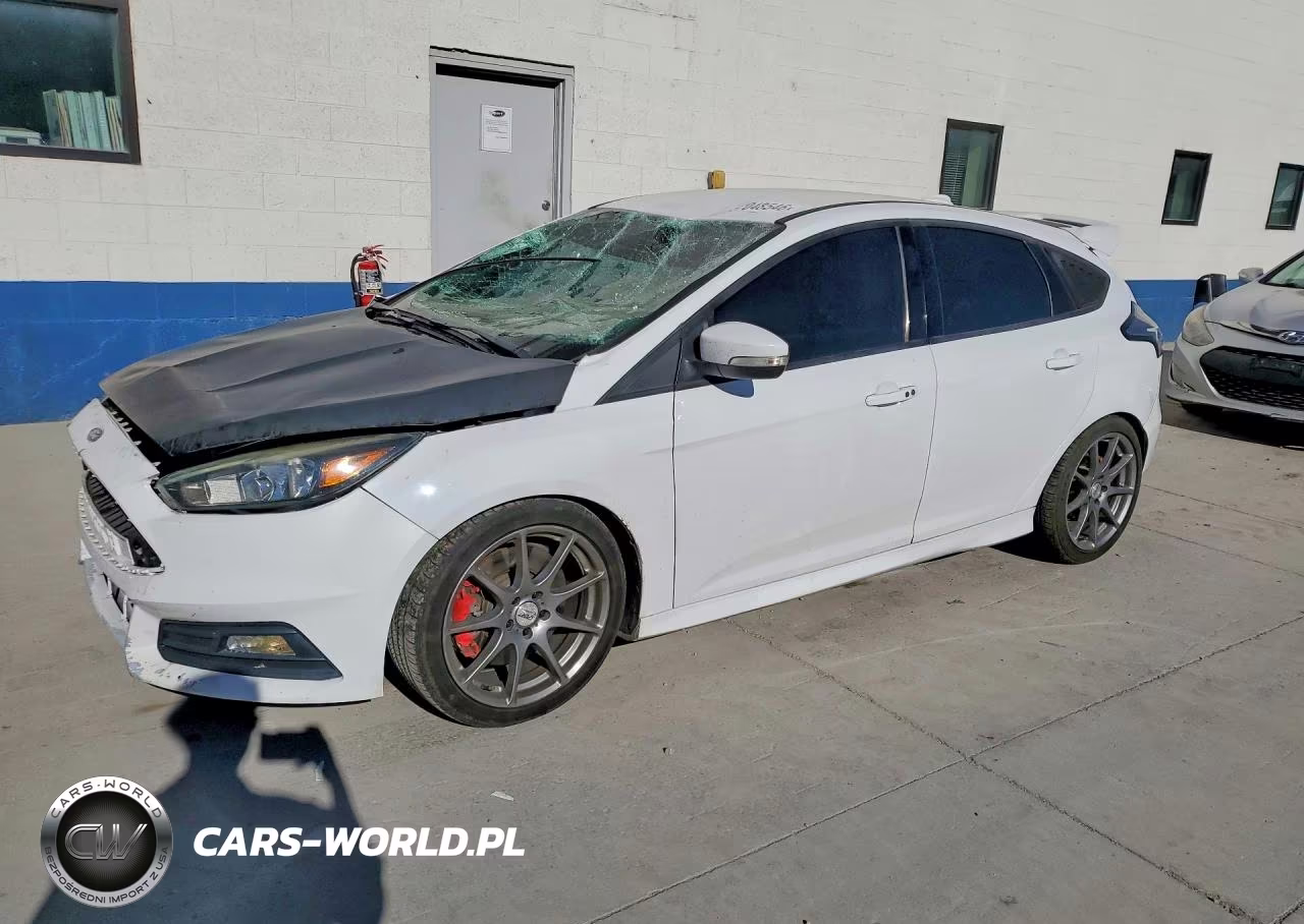 2015 Ford Focus St – zdjęcie 1 z 12