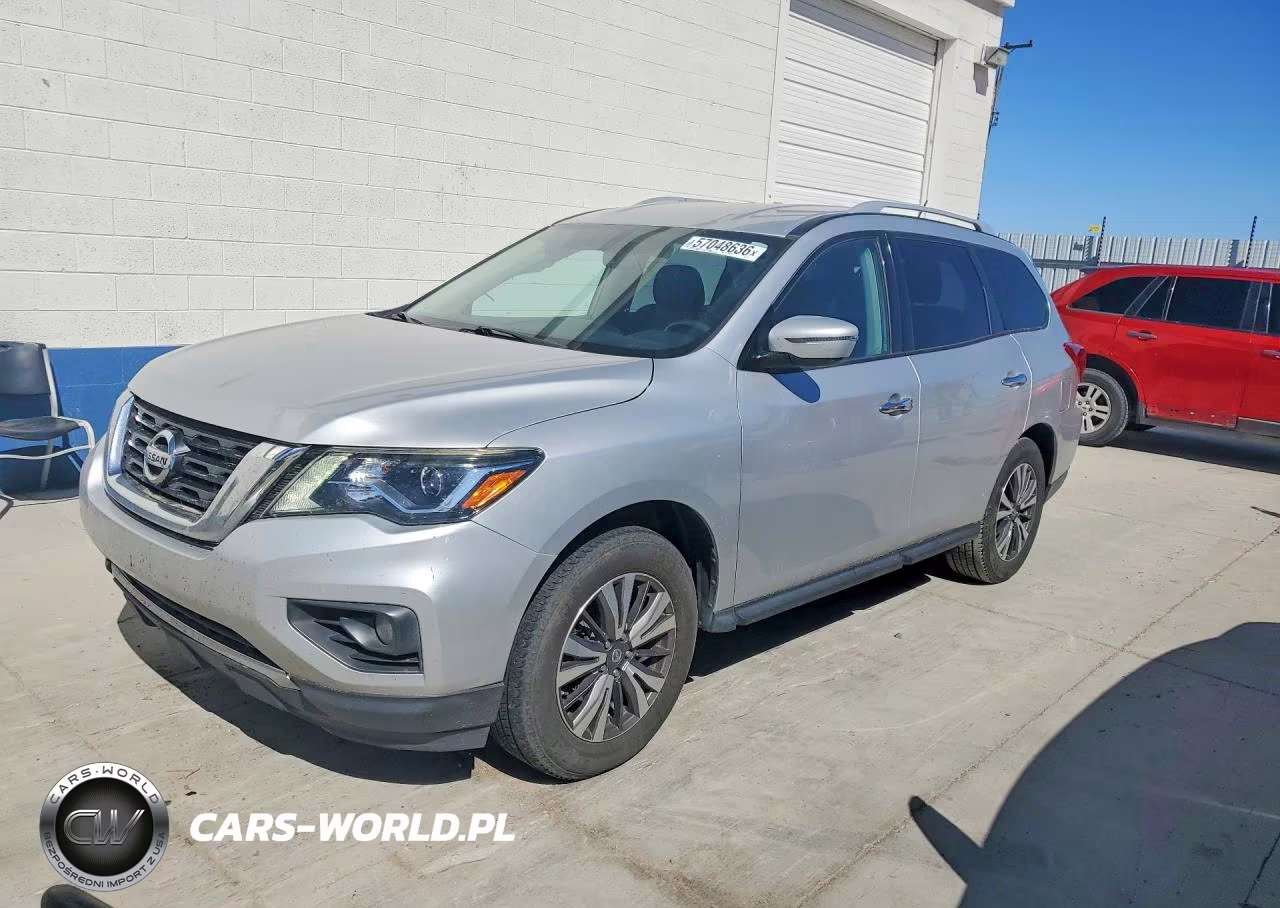 2017 Nissan Pathfinder Sv