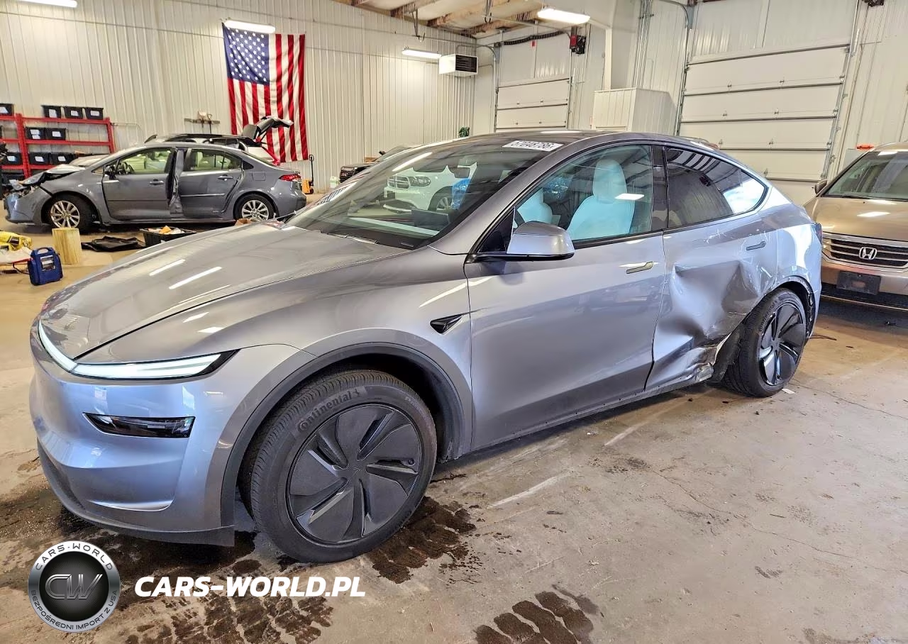 2026 Tesla Model Y VIN:7SAYGDED2TF585996 - 1