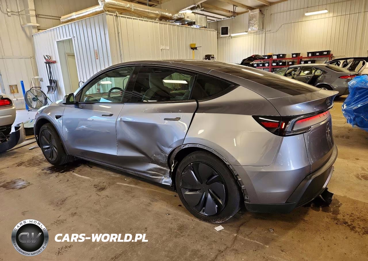 2026 Tesla Model Y VIN:7SAYGDED2TF585996 - 2