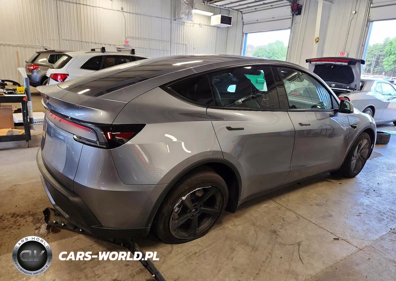 2026 Tesla Model Y VIN:7SAYGDED2TF585996 - 3
