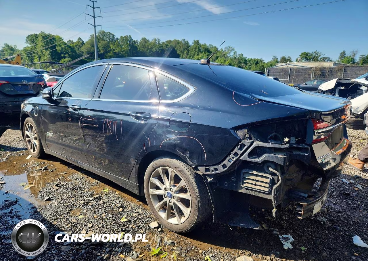 2017 Ford Fusion Se Phev VIN:3FA6P0PU7HR136870 - 2