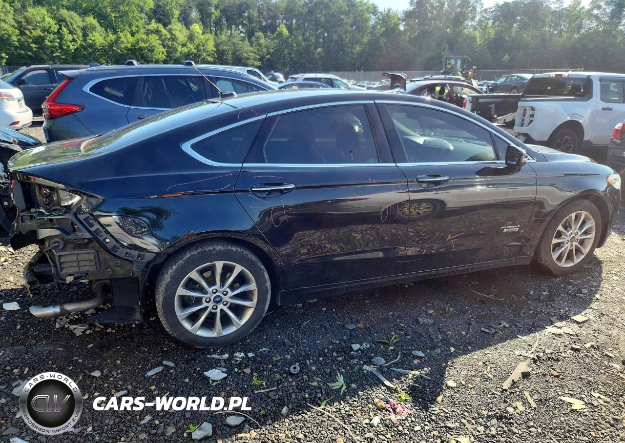 2017 Ford Fusion Se Phev VIN:3FA6P0PU7HR136870 - 3