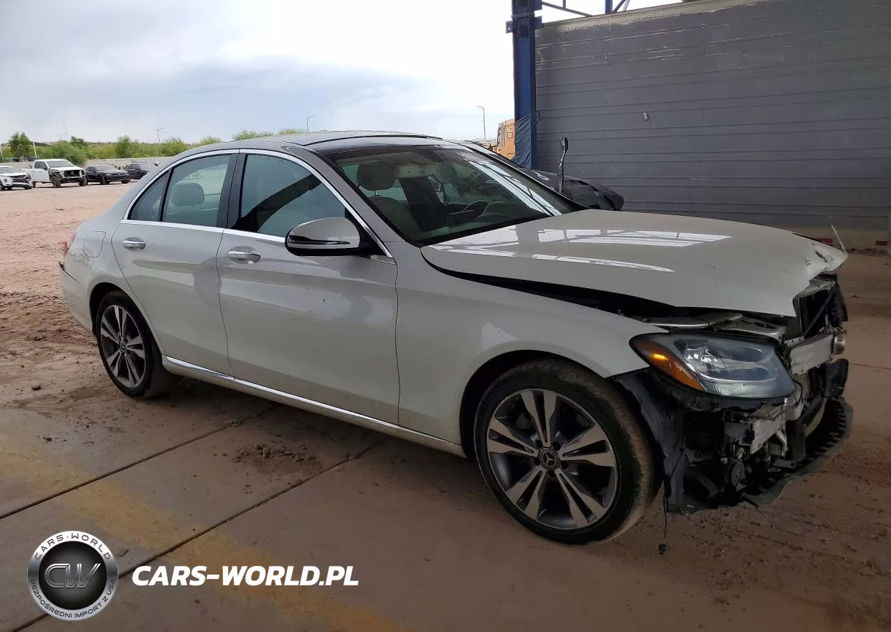 2017 Mercedes-Benz C 300 4Matic VIN:55SWF4KB7HU231908 - 4