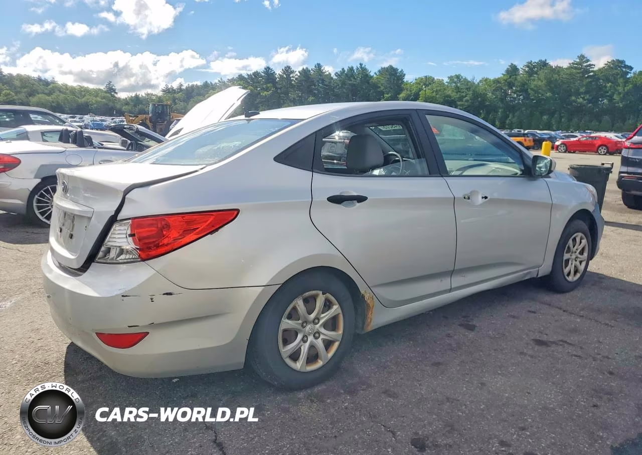 2012 Hyundai Accent Gls VIN:KMHCT4AE3CU083440 - 3