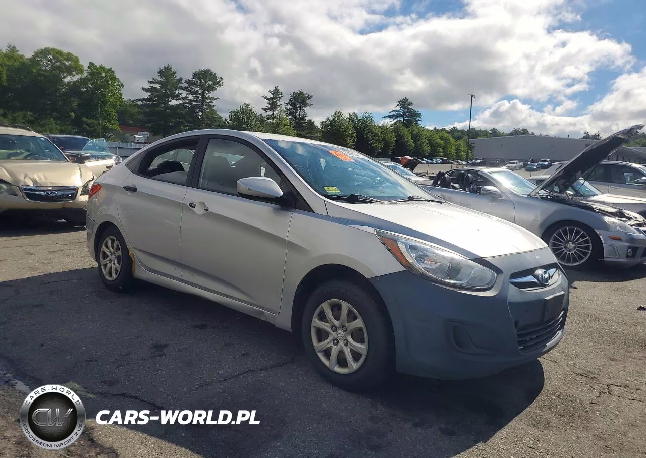 2012 Hyundai Accent Gls VIN:KMHCT4AE3CU083440 - 4