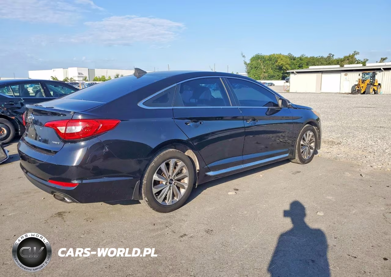 2015 Hyundai Sonata Sport VIN:5NPE34AF9FH034571 - 3