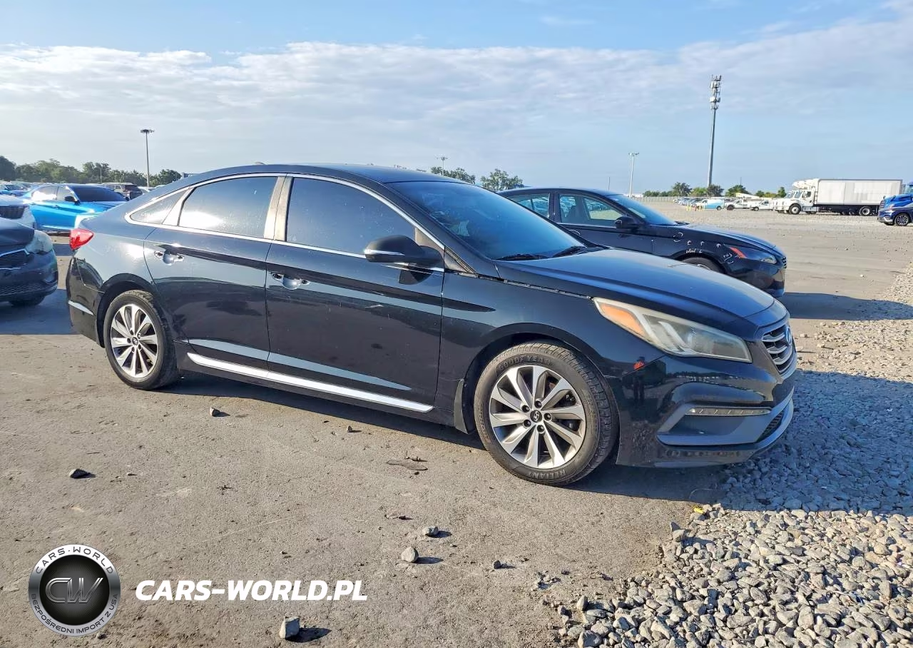 2015 Hyundai Sonata Sport VIN:5NPE34AF9FH034571 - 4