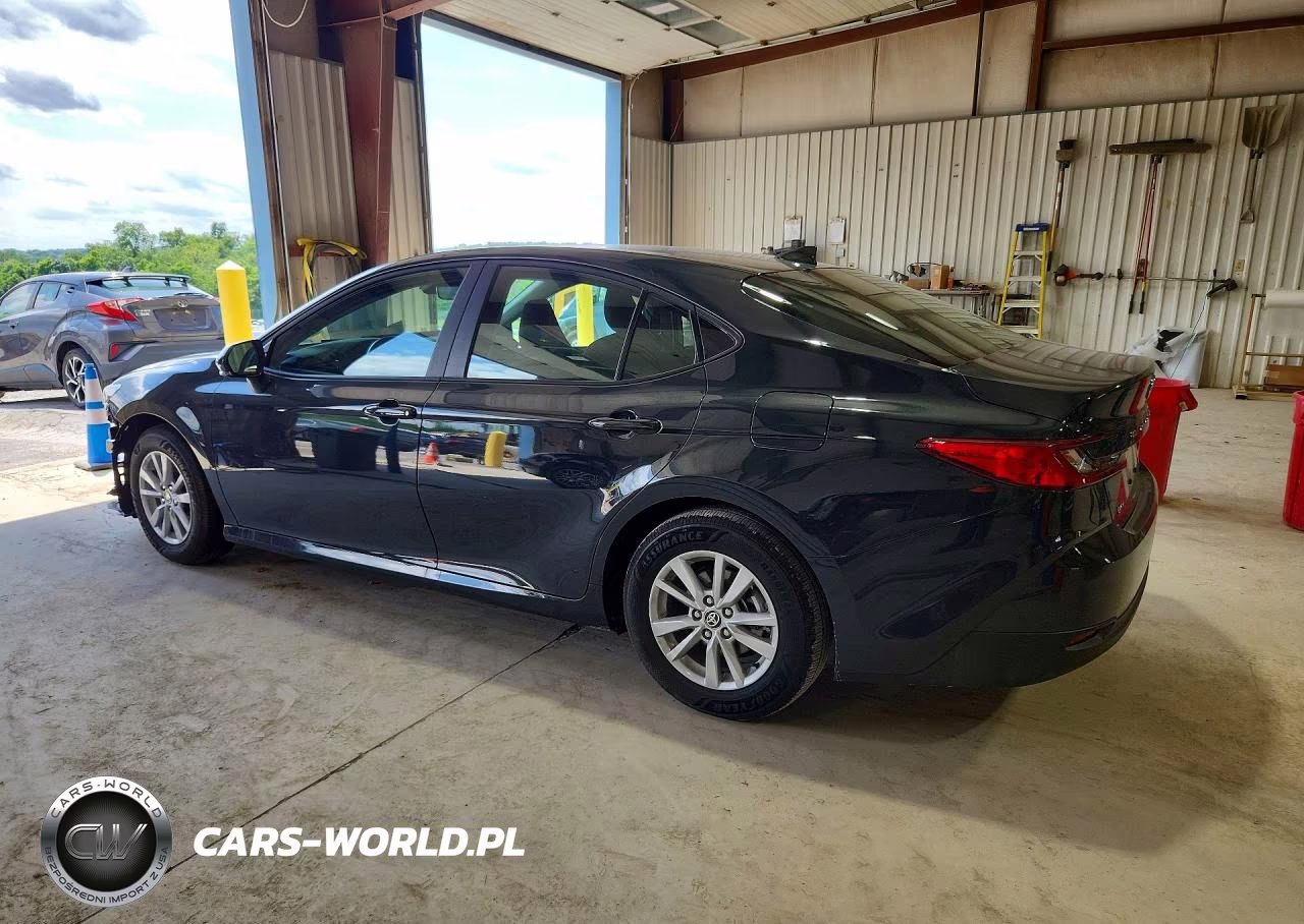 2026 Toyota Camry Le VIN:4T1DAACK3TU724338 - 2