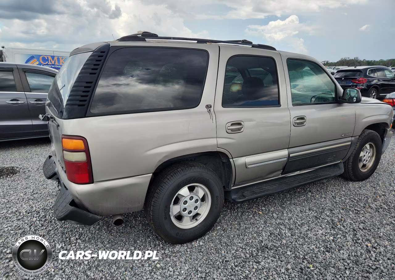 2000 Chevrolet Tahoe C1500 VIN:1GNEC13T6YJ189601 - 3