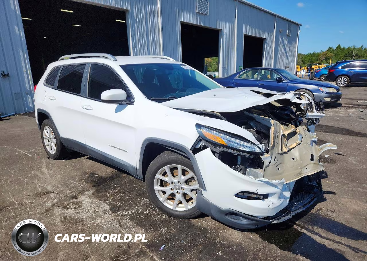 2018 Jeep Cherokee Latitude Plus VIN:1C4PJLLB4JD534123 - 4