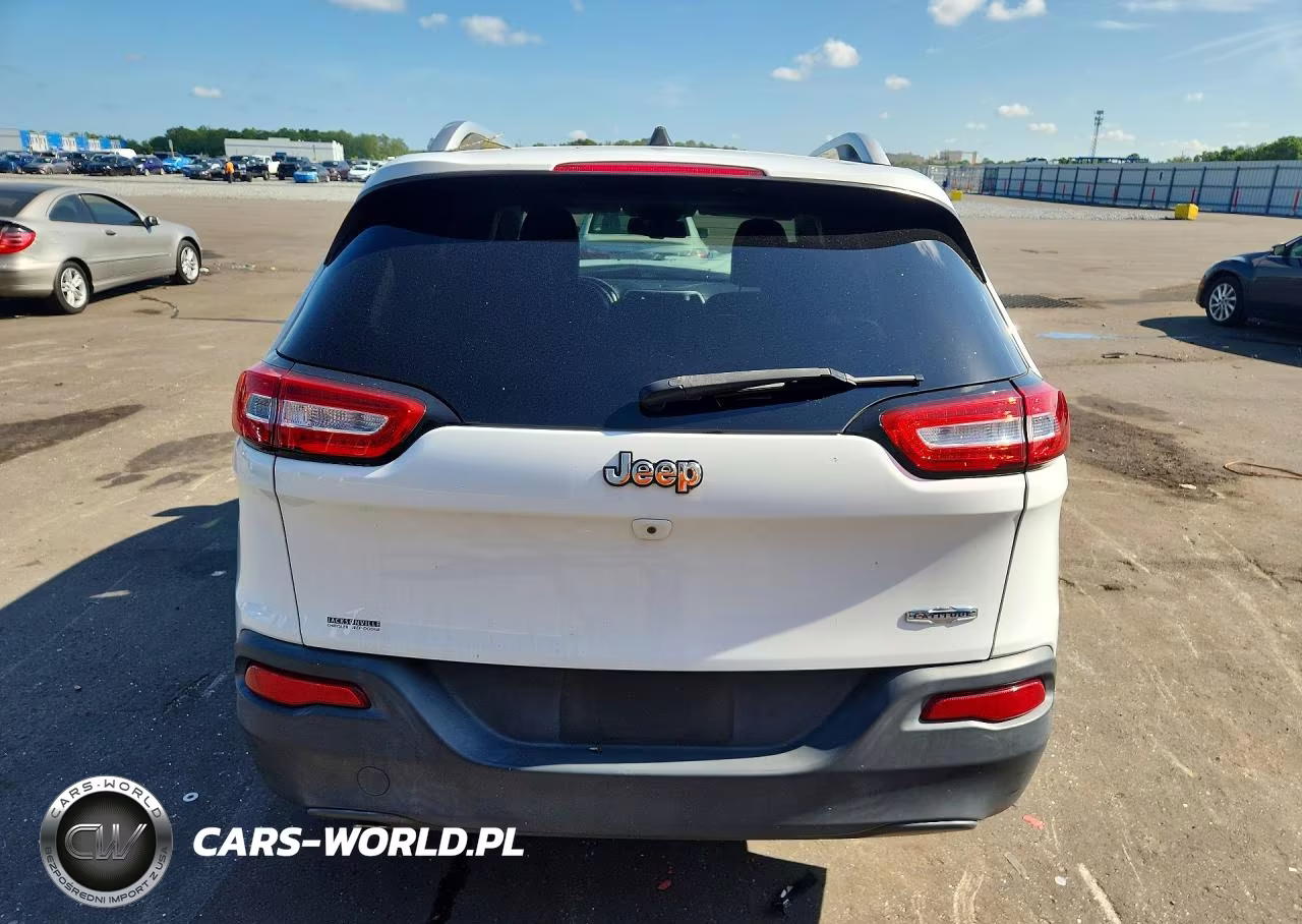 2018 Jeep Cherokee Latitude Plus VIN:1C4PJLLB4JD534123 - 6